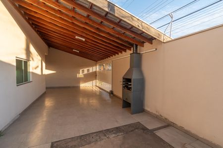 Casa à venda com 120m², 3 quartos e 4 vagas Casa à venda com 120m², 3 quartos e 4 vagasGaragem