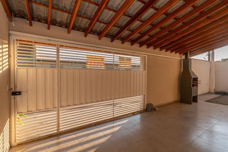 Casa à venda com 120m², 3 quartos e 4 vagas Casa à venda com 120m², 3 quartos e 4 vagasGaragem