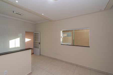 Casa à venda com 120m², 3 quartos e 4 vagas Casa à venda com 120m², 3 quartos e 4 vagasSala de Jantar