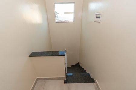 Casa à venda com 120m², 3 quartos e 4 vagas Casa à venda com 120m², 3 quartos e 4 vagasEscadas