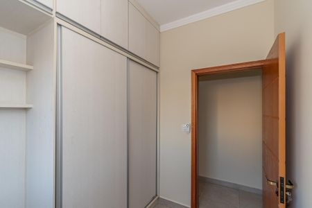 Casa à venda com 120m², 3 quartos e 4 vagas Casa à venda com 120m², 3 quartos e 4 vagasQuarto 1
