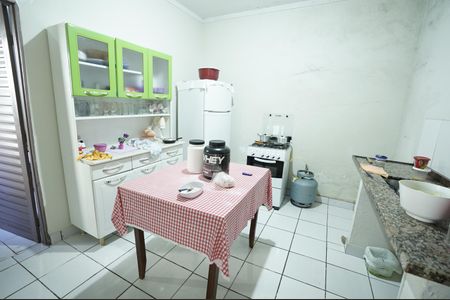 Casa à venda com 180m², 2 quartos e 3 vagas