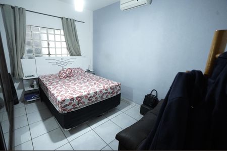 Casa à venda com 180m², 2 quartos e 3 vagas