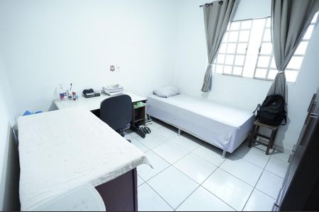 Casa à venda com 180m², 2 quartos e 3 vagas