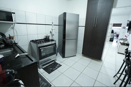 Casa à venda com 2 quartos, 180m² em Jardim Marques de Abreu, Goiânia