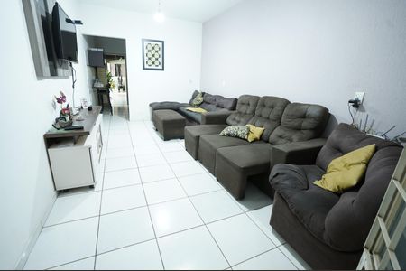 Casa à venda com 2 quartos, 180m² em Jardim Marques de Abreu, Goiânia