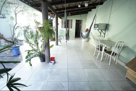 Casa à venda com 180m², 2 quartos e 3 vagas