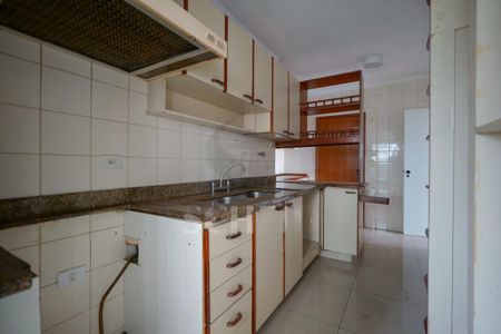 Apartamento à venda com 136m², 4 quartos e 4 vagas