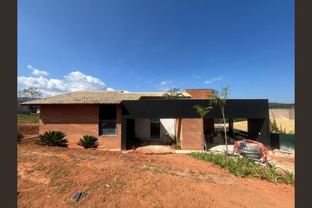 Casa de Condomínio à venda com 3 quartos, 230m² em Casa Branca, Brumadinho