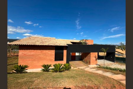 Fachada de casa de condomínio à venda com 3 quartos, 230m² em Casa Branca, Brumadinho