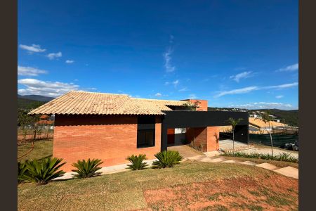 Área externa de casa de condomínio à venda com 3 quartos, 230m² em Casa Branca, Brumadinho