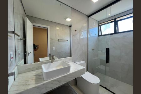 Banheiro 2 de casa de condomínio à venda com 3 quartos, 230m² em Casa Branca, Brumadinho