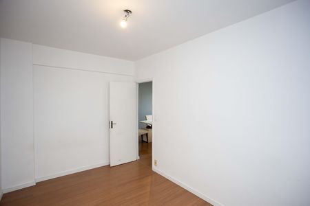 Quarto 1 de apartamento à venda com 2 quartos, 60m² em Jardim Maria Leonor, Diadema