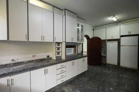 Casa de condomínio para alugar com 853m², 4 quartos e 6 vagasCozinha