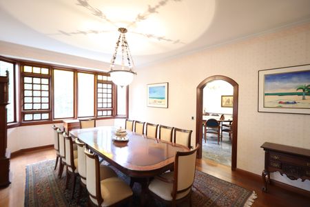 Casa de condomínio para alugar com 853m², 4 quartos e 6 vagasSala de jantar