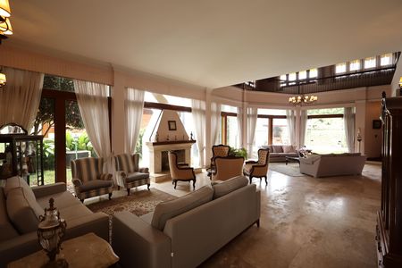 Sala de estar com lareira de casa de condomínio para alugar com 4 quartos, 853m² em Jardim Petropolis, São Paulo