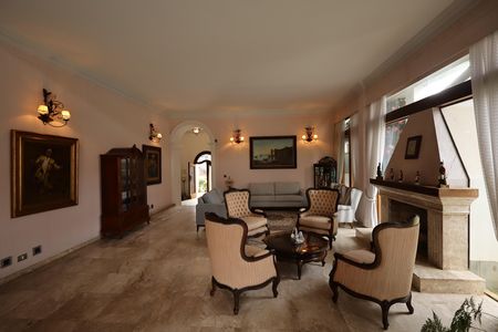 Sala de estar com lareira de casa de condomínio para alugar com 4 quartos, 853m² em Jardim Petropolis, São Paulo