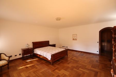 Casa de condomínio para alugar com 853m², 4 quartos e 6 vagasQuarto 2 Suite 2 