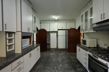 Casa de condomínio para alugar com 853m², 4 quartos e 6 vagasCozinha