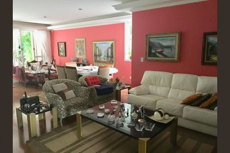 Casa à venda com 4 quartos, 584m² em Jardim Guedala, São Paulo