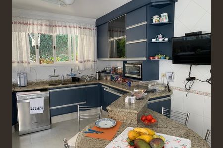 Casa à venda com 4 quartos, 584m² em Jardim Guedala, São Paulo