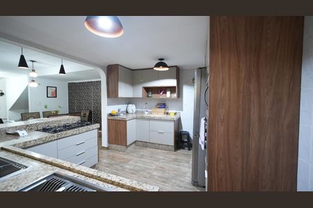 Casa à venda com 212m², 3 quartos e 2 vagasCozinha