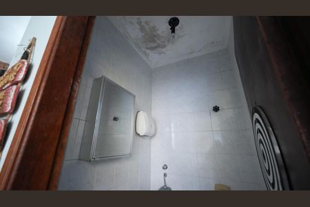 Casa à venda com 212m², 3 quartos e 2 vagasBanheiro de serviço