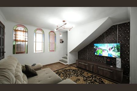 Casa à venda com 212m², 3 quartos e 2 vagasSala
