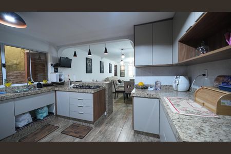 Casa à venda com 212m², 3 quartos e 2 vagasCozinha