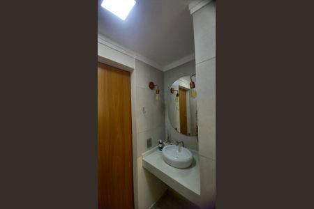 Apartamento à venda com 45m², 2 quartos e 1 vaga Apartamento à venda com 45m², 2 quartos e 1 vagaBanheiro