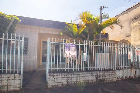 Fachada de casa à venda com 3 quartos, 130m² em Glória, Belo Horizonte