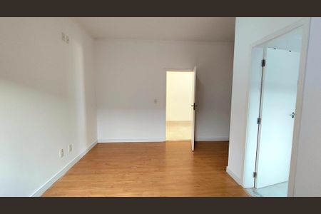 Casa de condomínio para alugar com 270m², 3 quartos e 4 vagas