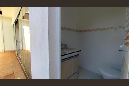 Casa de condomínio para alugar com 270m², 3 quartos e 4 vagas