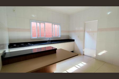 Casa de condomínio para alugar com 270m², 3 quartos e 4 vagas