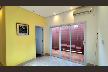 Casa de condomínio para alugar com 270m², 3 quartos e 4 vagas