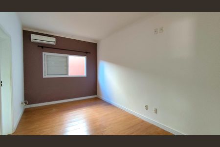 Casa de condomínio para alugar com 270m², 3 quartos e 4 vagas