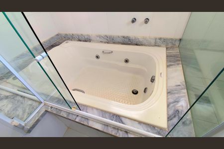 Casa de condomínio para alugar com 270m², 3 quartos e 4 vagas