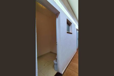Casa de condomínio para alugar com 270m², 3 quartos e 4 vagas