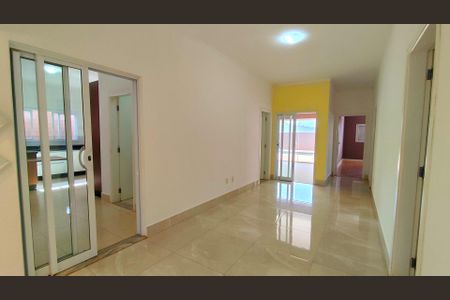 Casa de condomínio para alugar com 270m², 3 quartos e 4 vagas