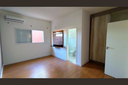 Casa de condomínio para alugar com 270m², 3 quartos e 4 vagas