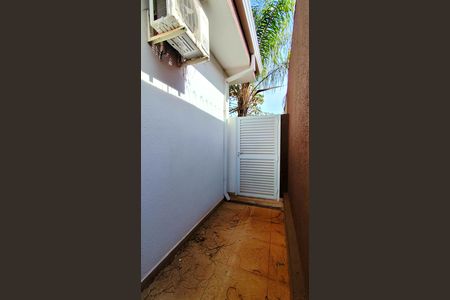 Casa de condomínio para alugar com 270m², 3 quartos e 4 vagas