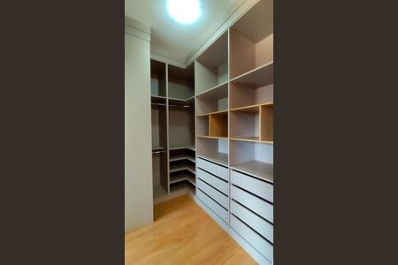 Casa de condomínio para alugar com 270m², 3 quartos e 4 vagas