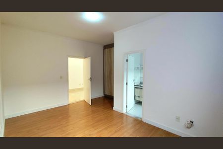 Casa de condomínio para alugar com 270m², 3 quartos e 4 vagas