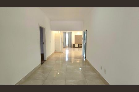 Casa de condomínio para alugar com 270m², 3 quartos e 4 vagas