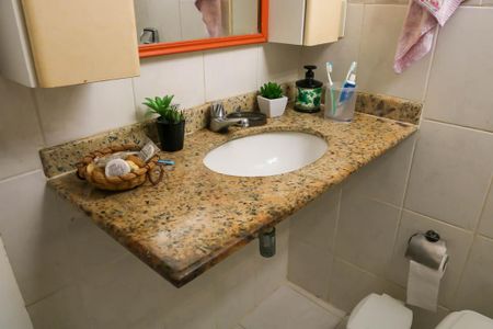 Apartamento para alugar com 50m², 2 quartos e sem vagaBanheiro