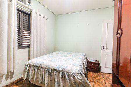 Casa à venda com 230m², 3 quartos e 2 vagas Casa à venda com 230m², 3 quartos e 2 vagasQuarto 2