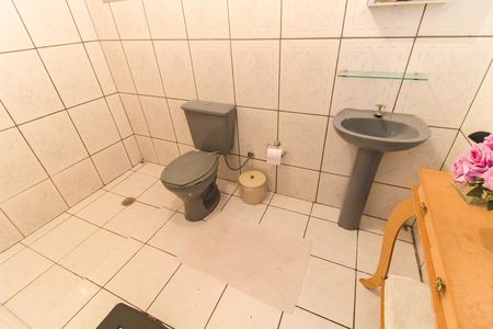 Casa à venda com 230m², 3 quartos e 2 vagas Casa à venda com 230m², 3 quartos e 2 vagasBanheiro da Suíte