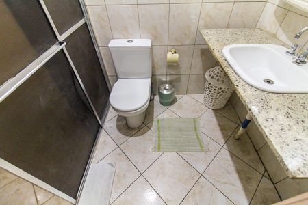 Casa à venda com 230m², 3 quartos e 2 vagas Casa à venda com 230m², 3 quartos e 2 vagasBanheiro 2
