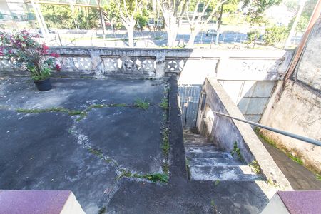 Casa à venda com 230m², 3 quartos e 2 vagas Casa à venda com 230m², 3 quartos e 2 vagasVaranda