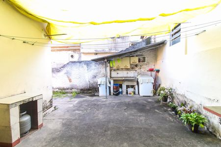 Casa à venda com 230m², 3 quartos e 2 vagas Casa à venda com 230m², 3 quartos e 2 vagasQuintal e Área de Serviço